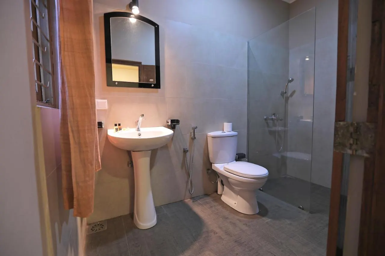 D Plus Resort نيجومبو بيت ضيافة